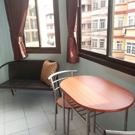 A & P House Appartement Bangkok Buitenkant foto