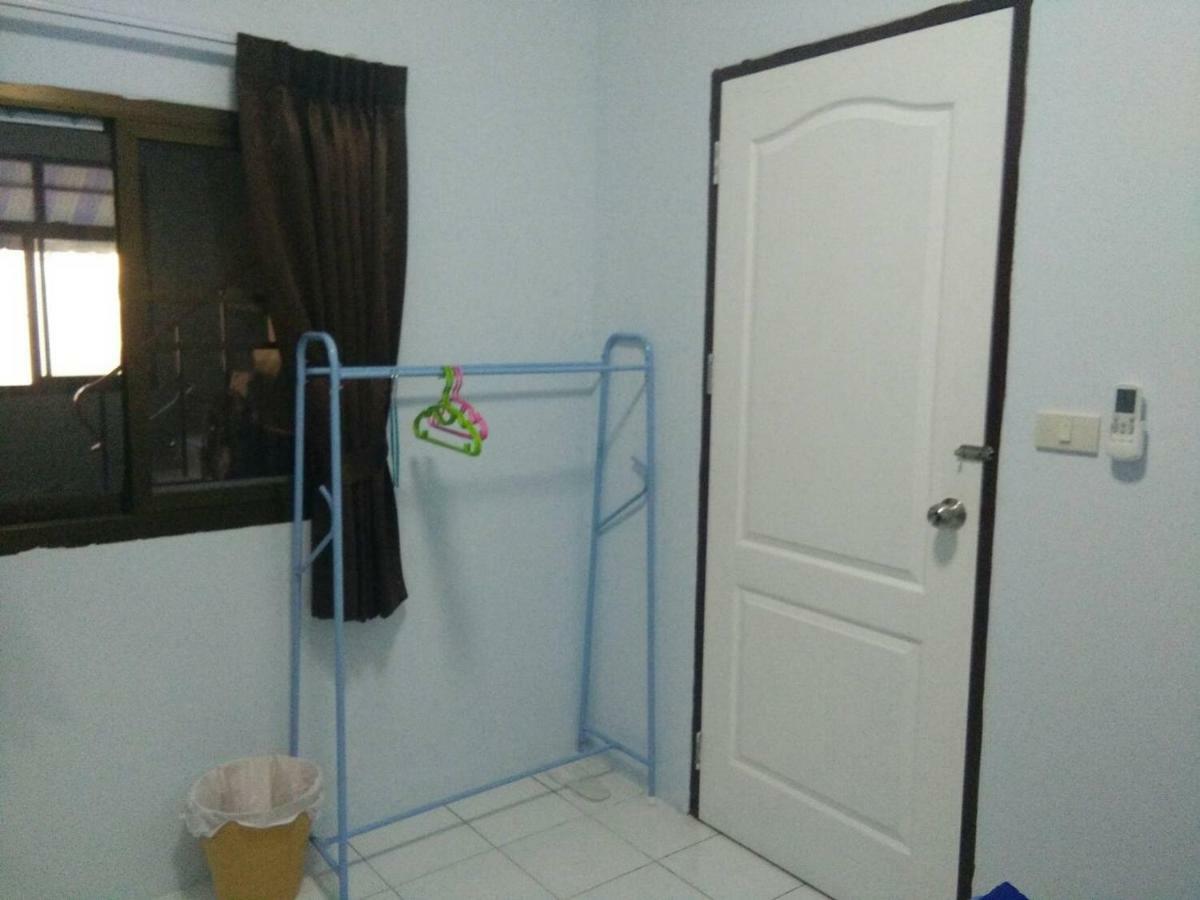 A & P House Appartement Bangkok Buitenkant foto