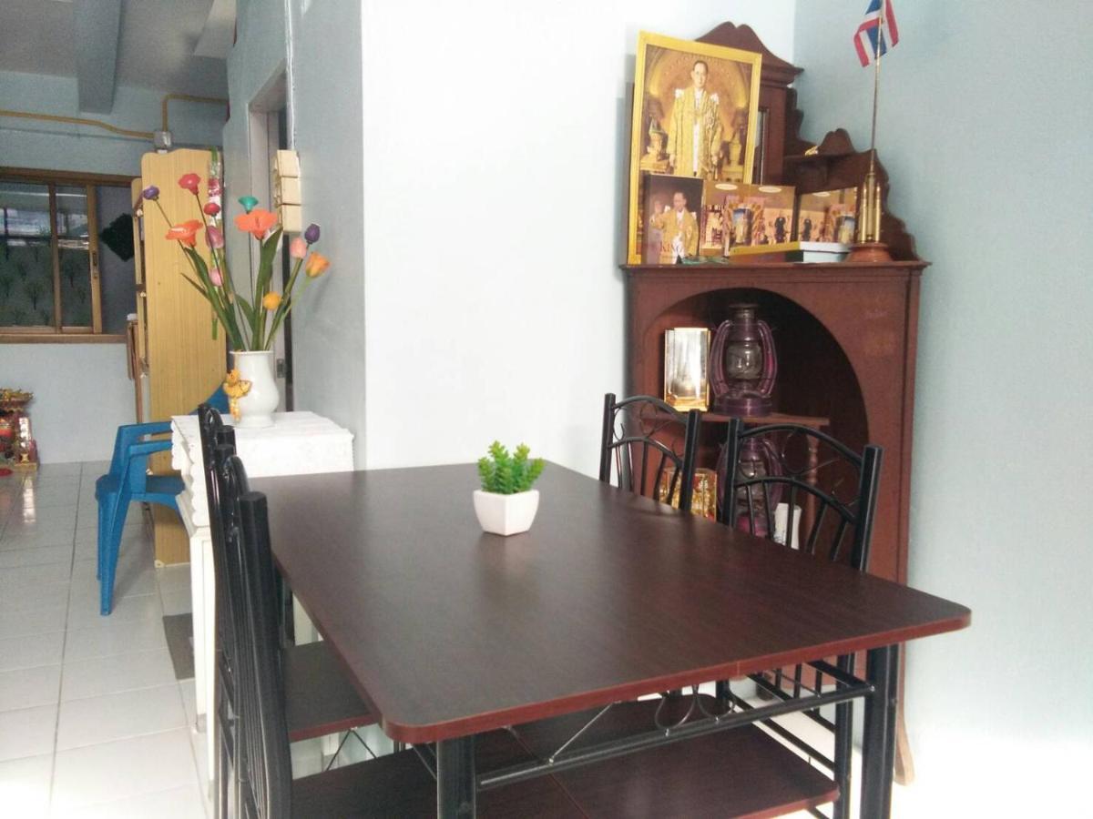 A & P House Appartement Bangkok Buitenkant foto